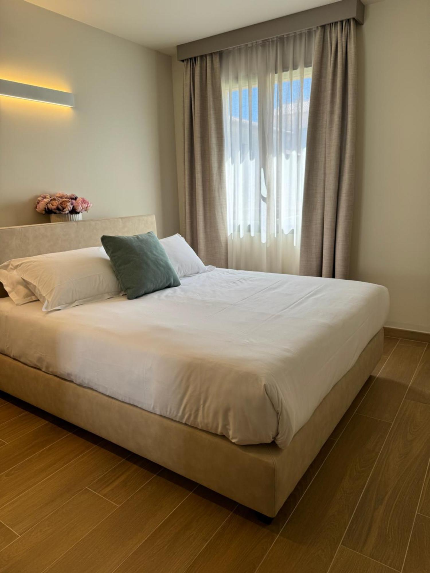 Residence Catalina แซ็งต์-โฟลร็องต์ ภายนอก รูปภาพ