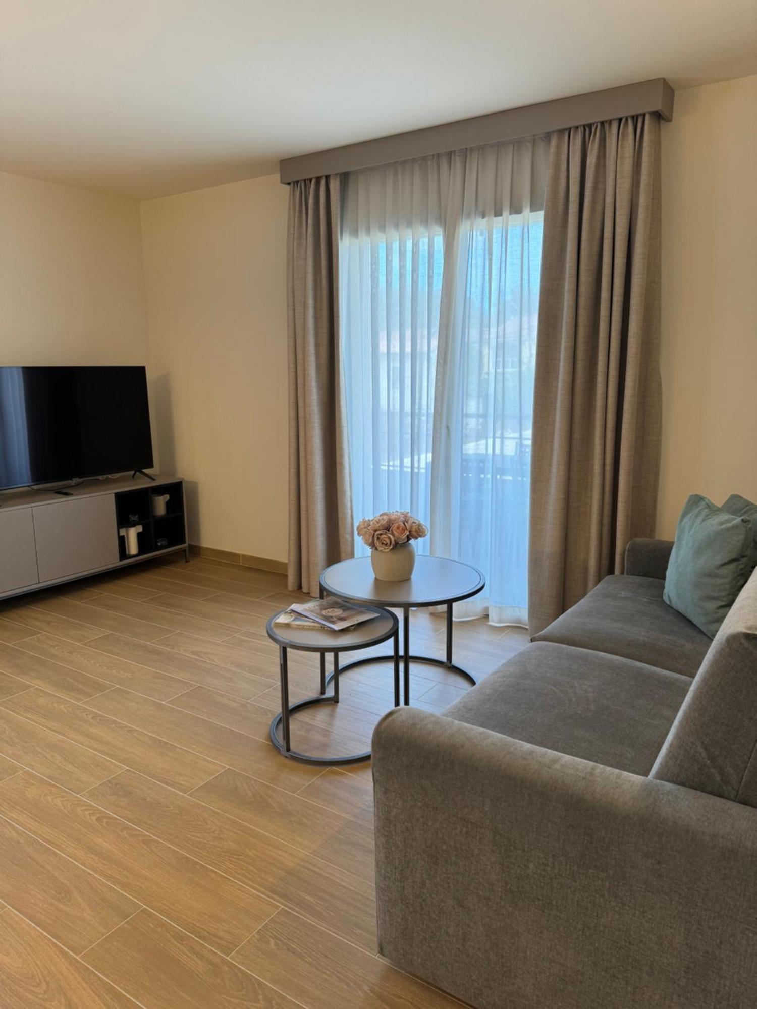 Residence Catalina แซ็งต์-โฟลร็องต์ ภายนอก รูปภาพ