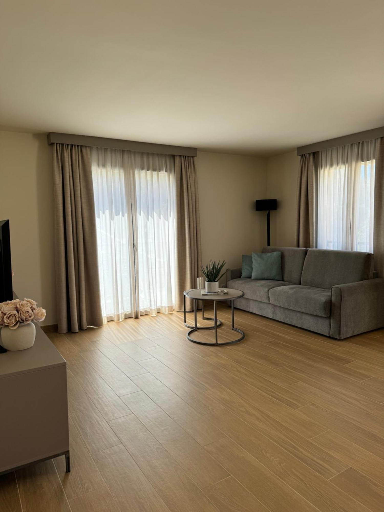 Residence Catalina แซ็งต์-โฟลร็องต์ ภายนอก รูปภาพ