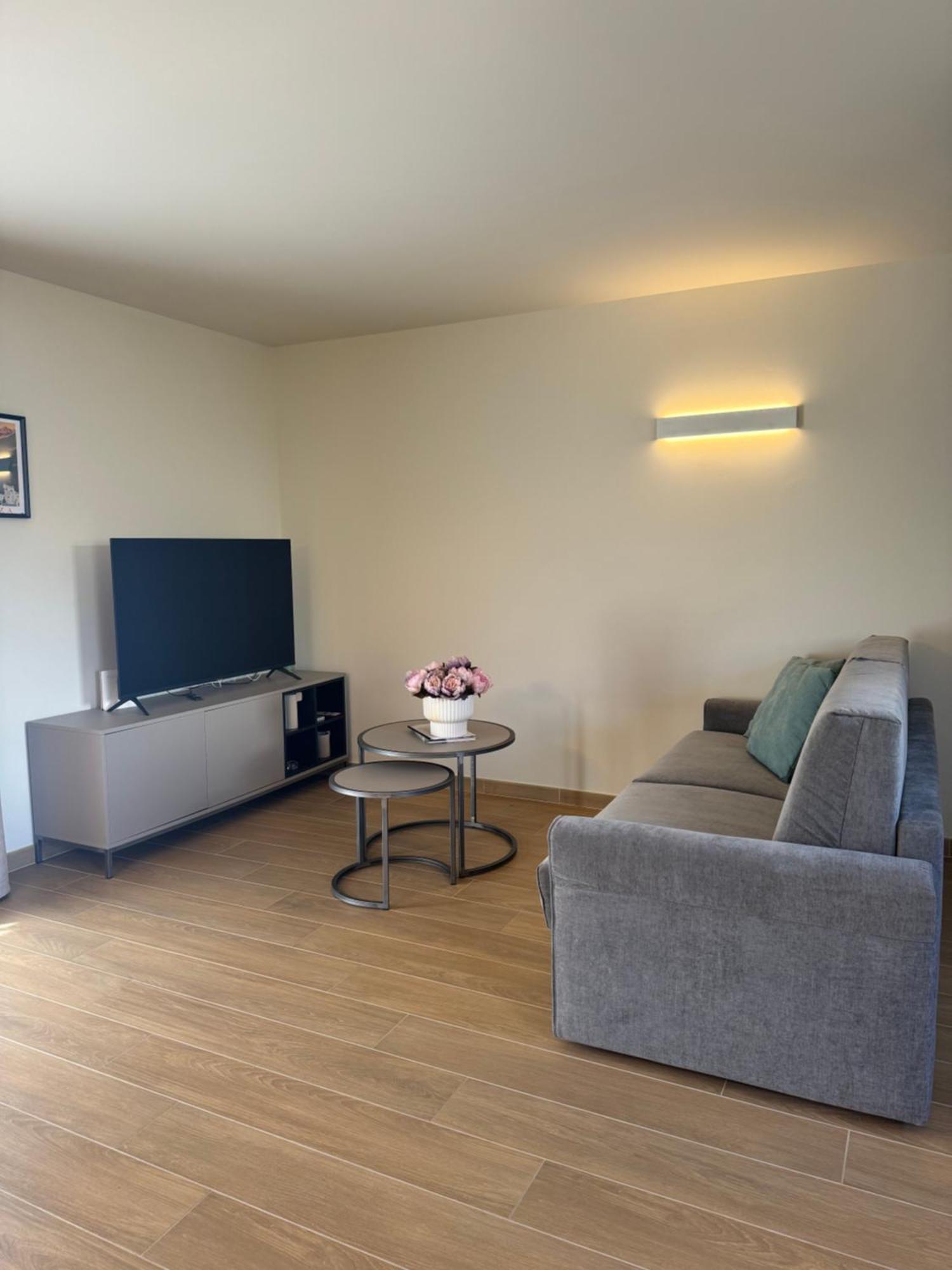 Residence Catalina แซ็งต์-โฟลร็องต์ ภายนอก รูปภาพ