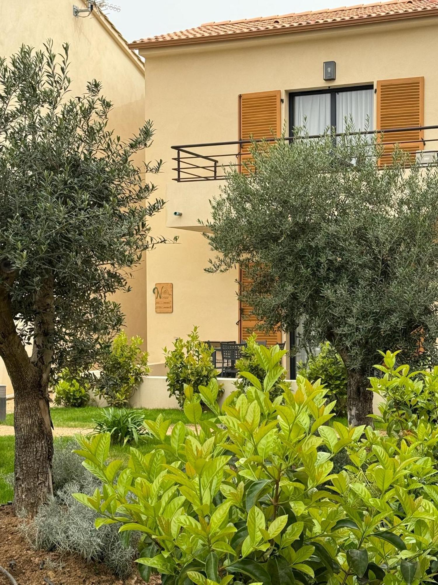 Residence Catalina แซ็งต์-โฟลร็องต์ ภายนอก รูปภาพ